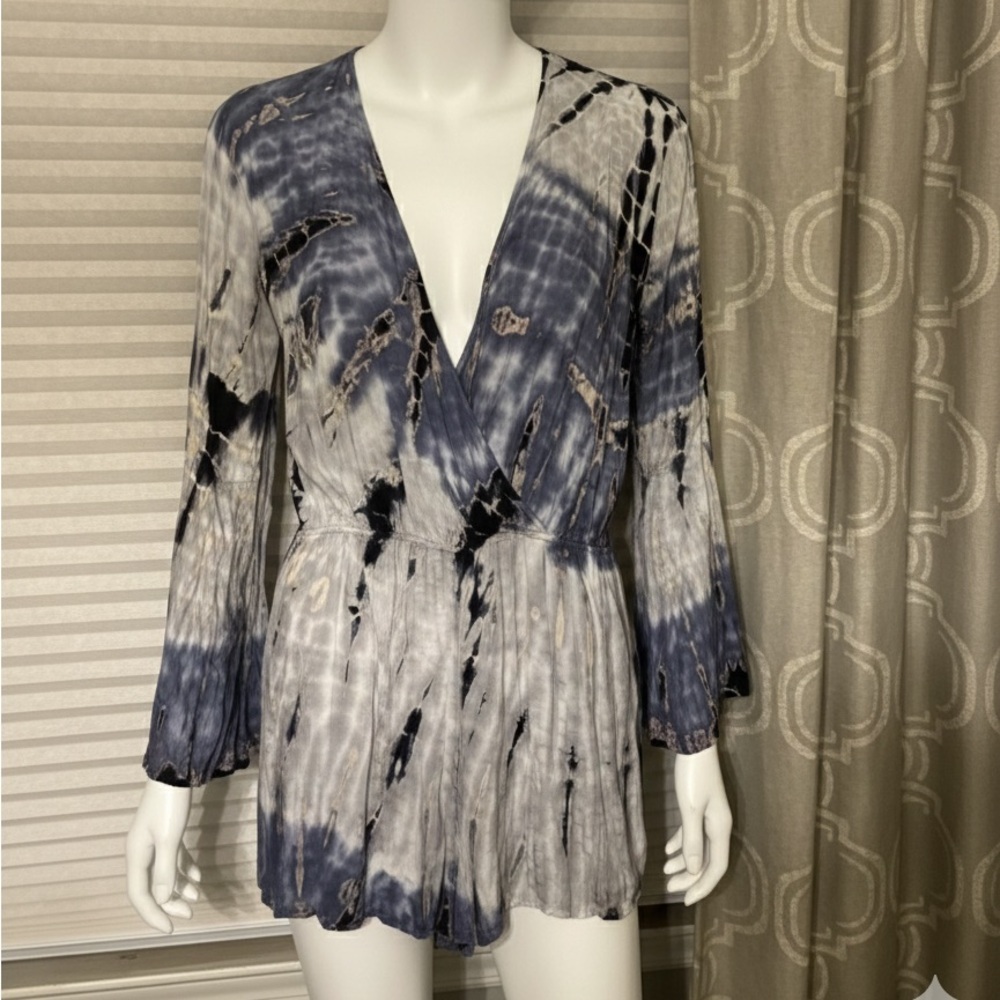 Tie-Dye surplus love sleeve romper with shorts